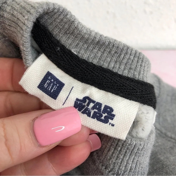 Baby Gap x Star Wars sweatshirt gray Chewbacca Snow Day size 2 years - Picture 3 of 12